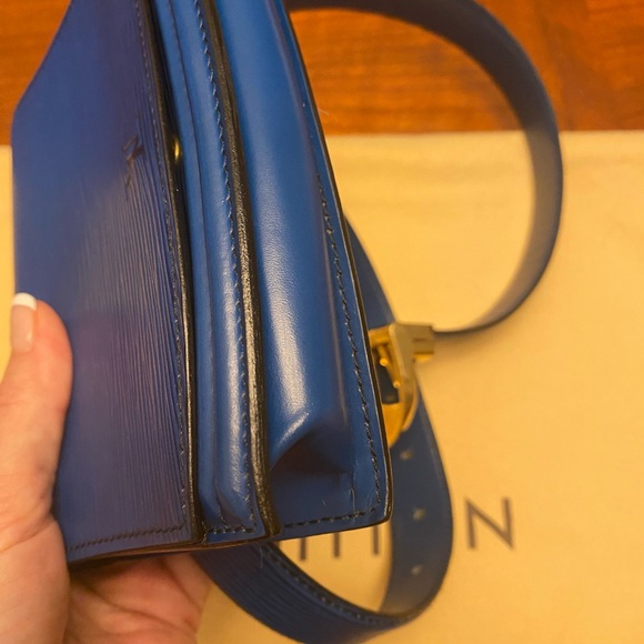 Louis Vuitton Epi Tilsitt Bum Bag - Picture 6 of 15